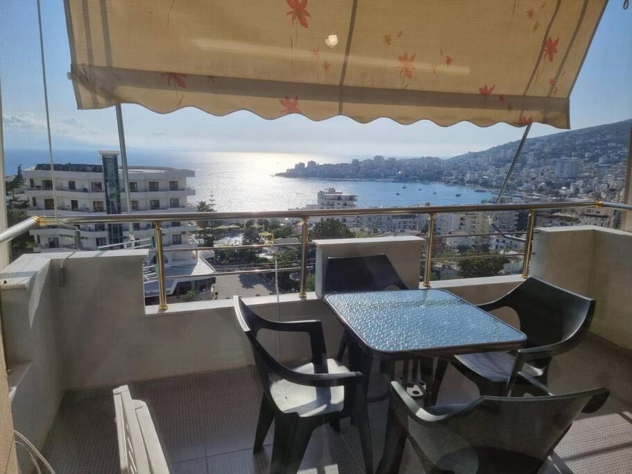 Two Suns Apartament Sarandë エクステリア 写真