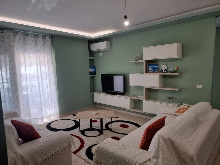 Two Suns Apartament Sarandë エクステリア 写真