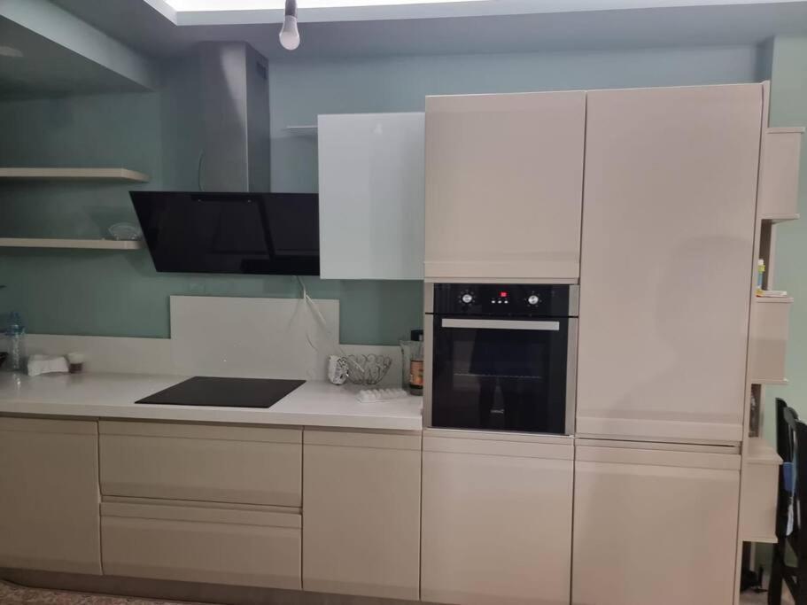 Two Suns Apartament Sarandë エクステリア 写真