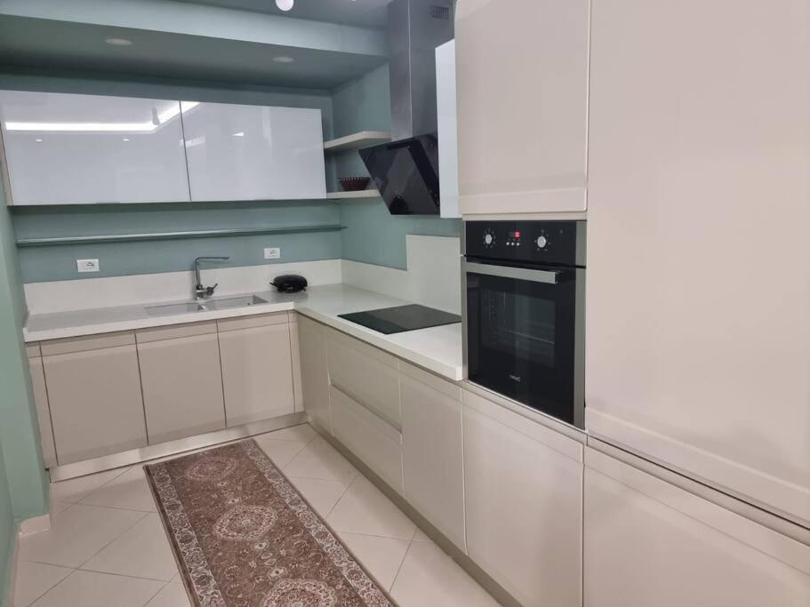Two Suns Apartament Sarandë エクステリア 写真
