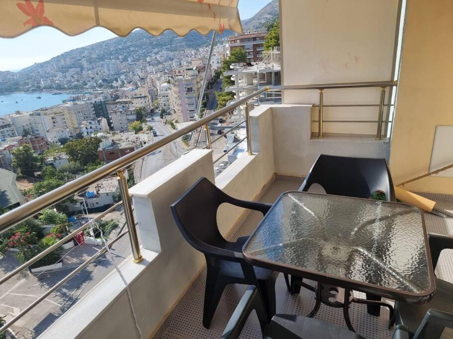Two Suns Apartament Sarandë エクステリア 写真