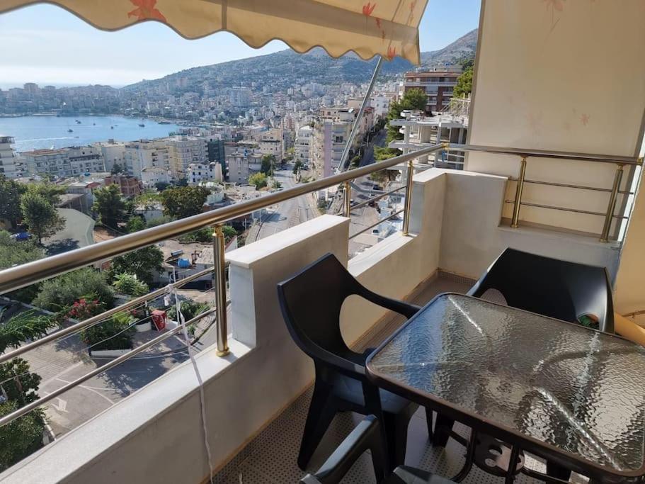 Two Suns Apartament Sarandë エクステリア 写真