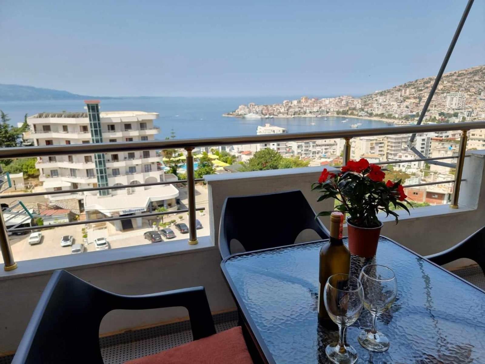 Two Suns Apartament Sarandë エクステリア 写真