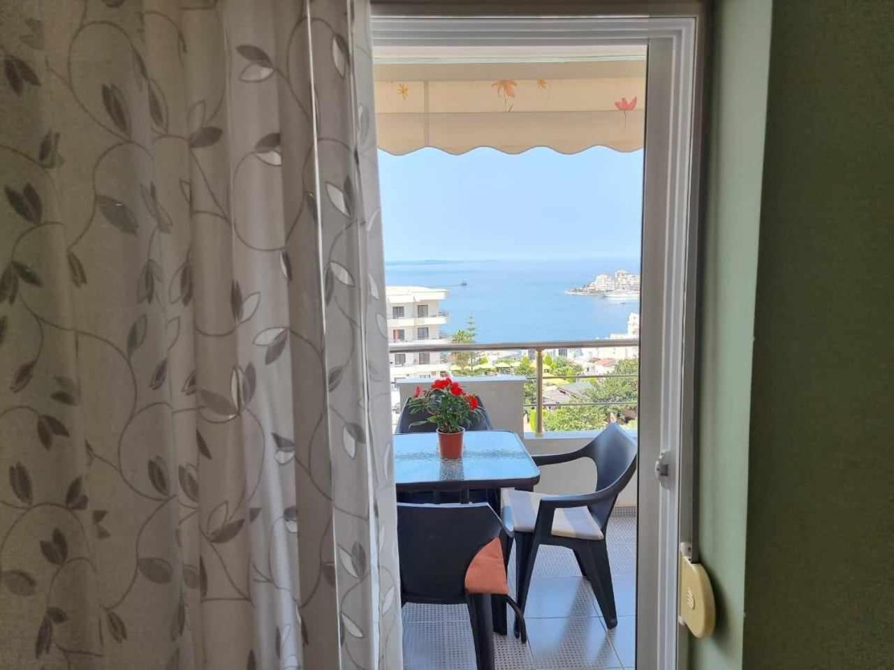 Two Suns Apartament Sarandë エクステリア 写真