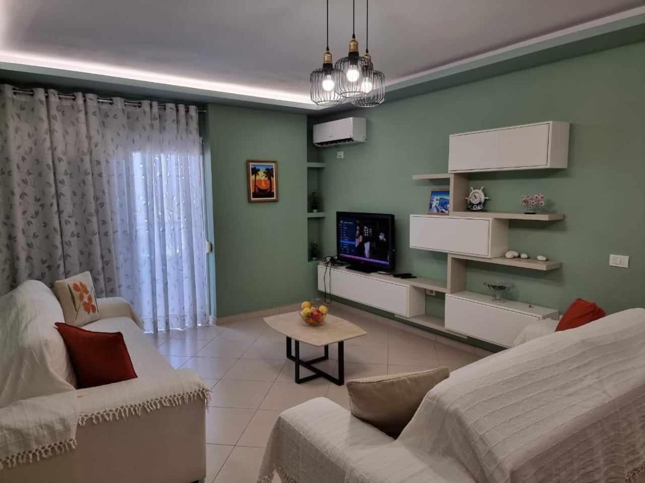 Two Suns Apartament Sarandë エクステリア 写真